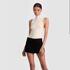 VGUC Alice + Olivia Black leather skirt size 6